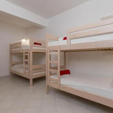 Free Bird - Bed In Four Bed Mixed 3 Dubrownik