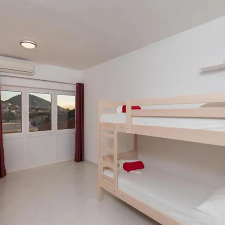 Free Bird - Bed In Four Bed Mixed 3 * Dubrovnik