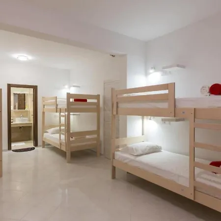 Free Bird - Bed In Four Bed Mixed 3 Feriehus Dubrovnik